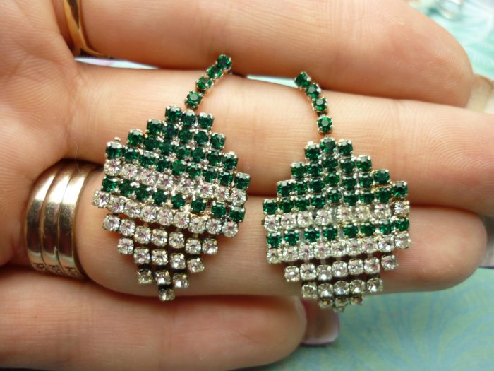Vintage Crystal Earrings - Sparkly Green